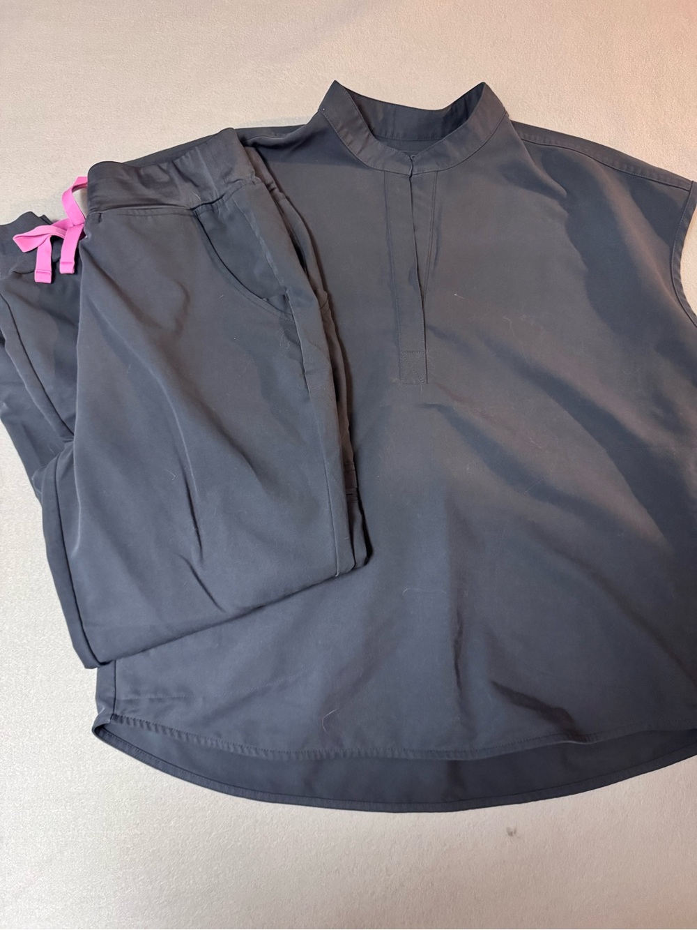 Figs Dark Grey Scrub Set